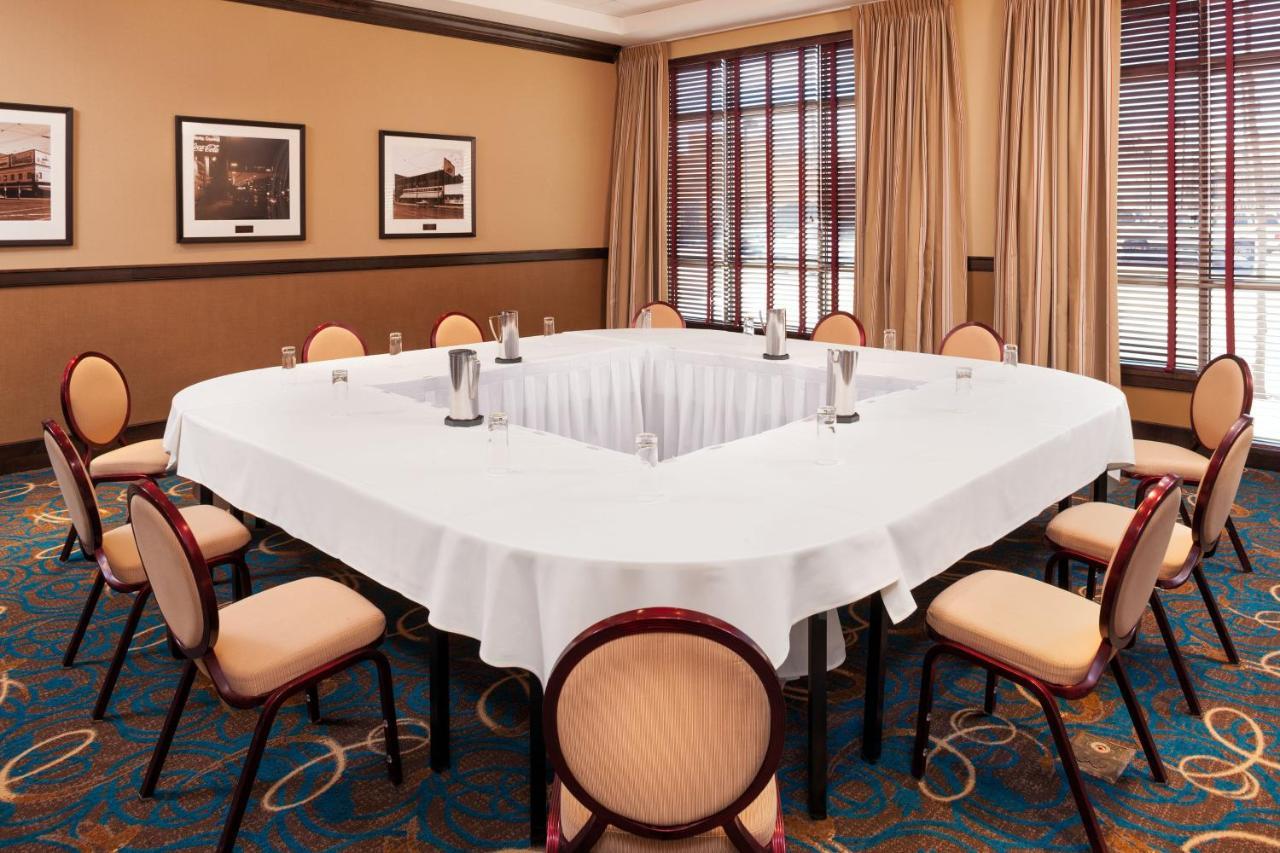 Sheraton Hotel Minneapolis Midtown Екстериор снимка