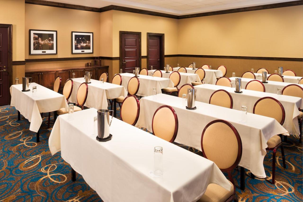 Sheraton Hotel Minneapolis Midtown Екстериор снимка